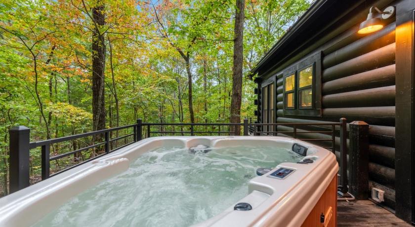 체리로그 Modern Log Cabin - Hot Tub, Fire Pit, Spa-like bathroom in secluded nature haven 4성급 숙소 로비