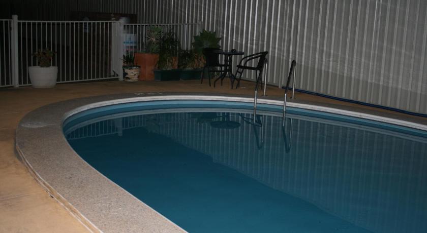 The Plains Motor Inn photo