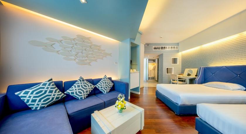 Image of Family Room 8