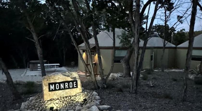 캐년 레이크 (TX) Peaceful Luxury Yurt-Cabin with Private Hot Tub Near Canyon Lake, Texas 3성급 숙소 레스토랑