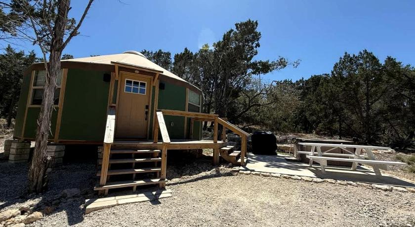 캐년 레이크 (TX) Stylish Yurt Cabin Getaway with Hot Tub Near Canyon Lake, Texas 3성급 숙소 레스토랑