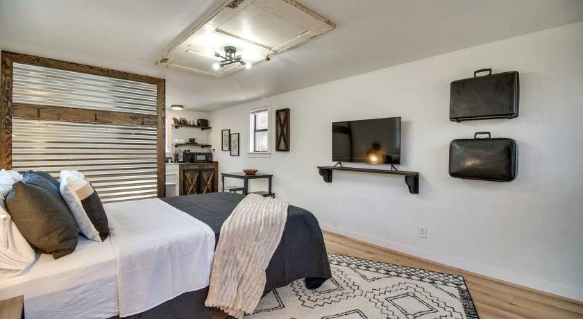 실로암 스프링 (AR) Cozy Studio Retreat with Scenic 5-Acre Views, Near City Lake & Cherokee Casino in Gentry, Arkansas 2성급 숙소 스위트룸