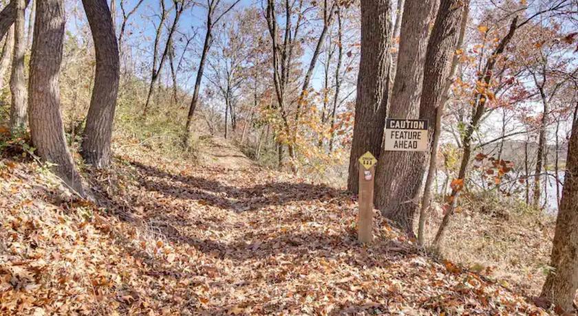 실로암 스프링 (AR) Cozy Studio Retreat with Scenic 5-Acre Views, Near City Lake & Cherokee Casino in Gentry, Arkansas 2성급 숙소 객실