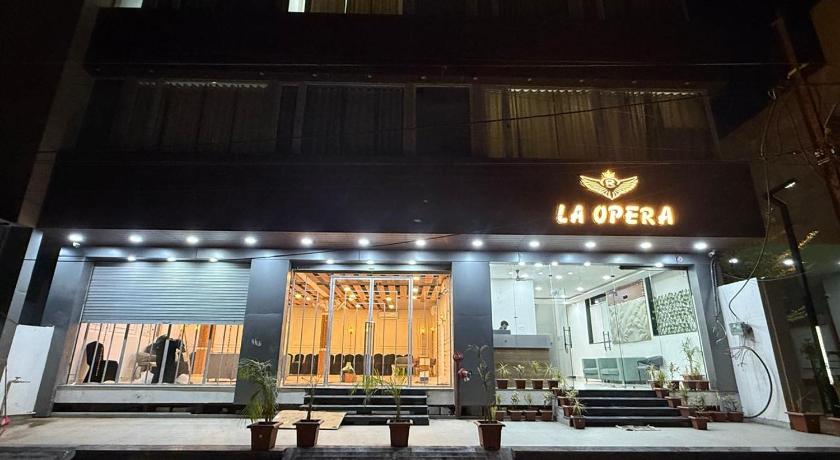 La opera hotel - image 10