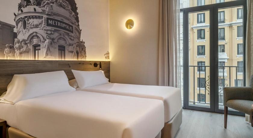 Image of Deluxe Family Suite 3