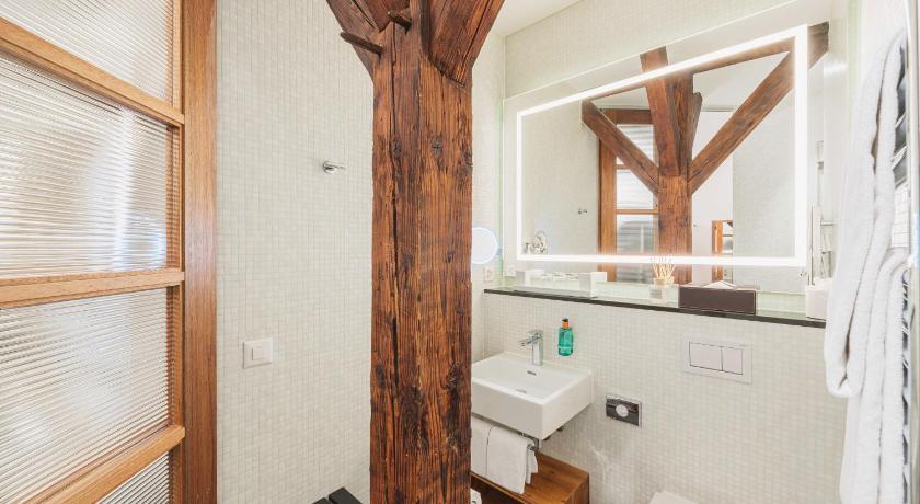 Image of Deluxe Double Room 11