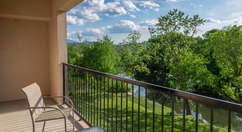 세비어빌 (TN) Riverfront Condo Sleeps 4 Jetted Tub Balcony Pool 4성급 숙소 외관