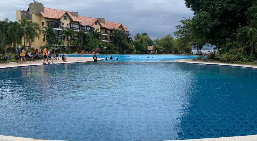 Image of Studio with Lake View 4