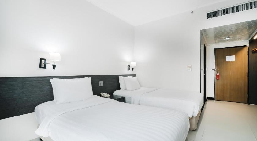 Image of Deluxe Room Twin 16