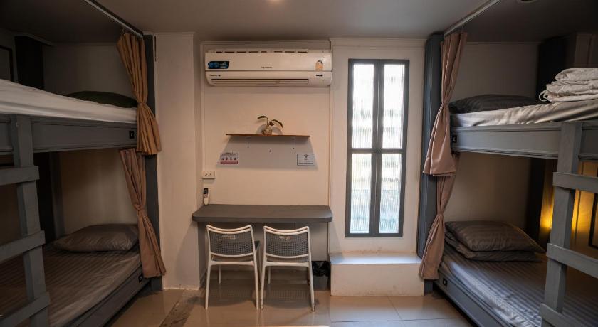 Image of Bunk Bed in Mixed Dormitory Room 15