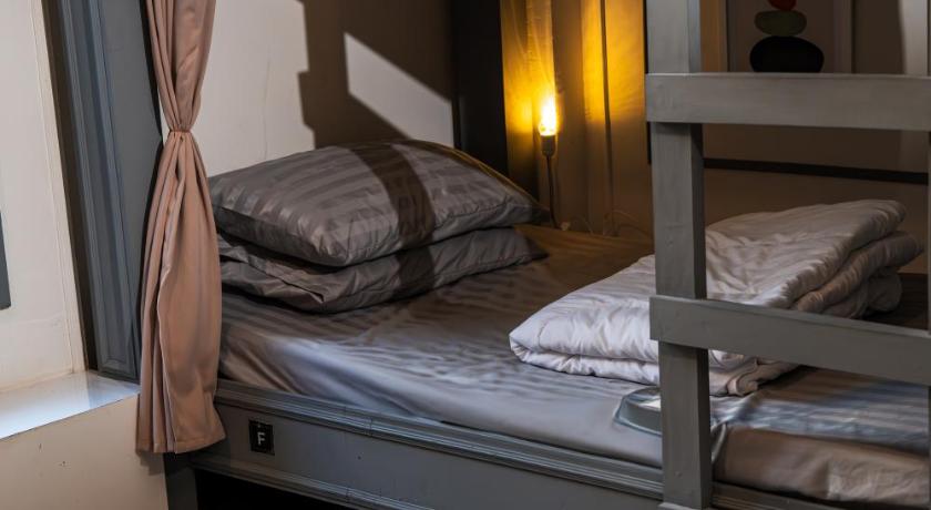 Image of Bunk Bed in Mixed Dormitory Room 17