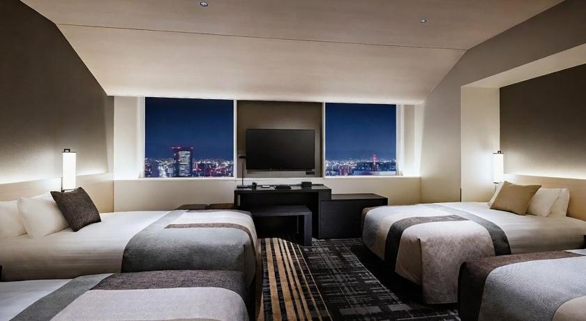 Image of 30th-High Floor Quadruple Room - Non-Smoking 1