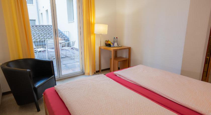 Image of Double Room with Shower 2