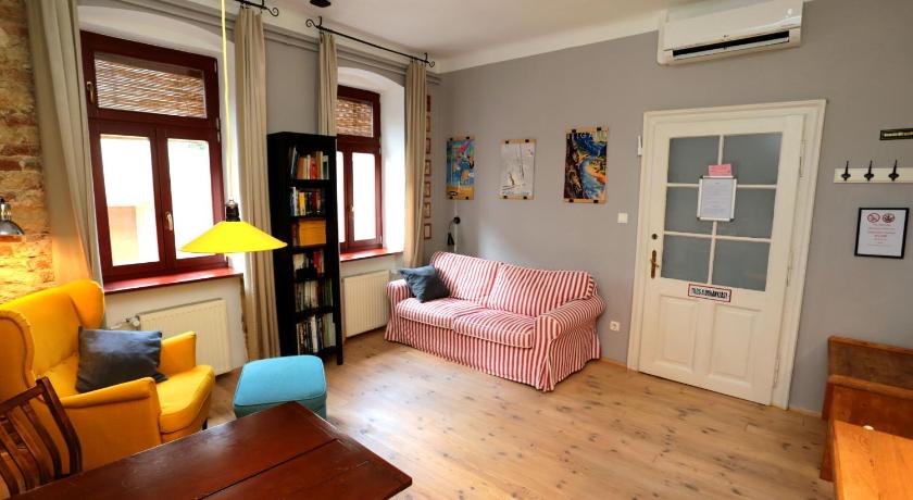 รูปของอพาร์ตเมนต์ 1 ห้องนอน (One-Bedroom Apartment) 9