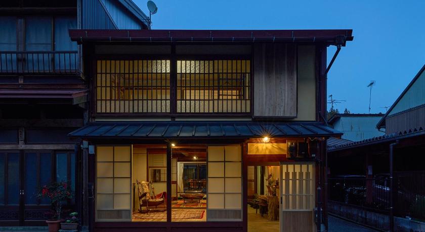 郡上 The Cross Inn Gujo 宿泊施設 外観