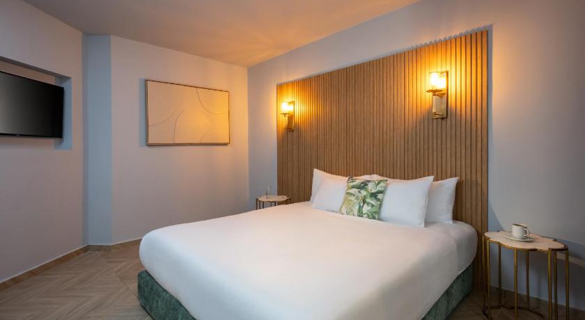 Image of Superior Junior Suite 3