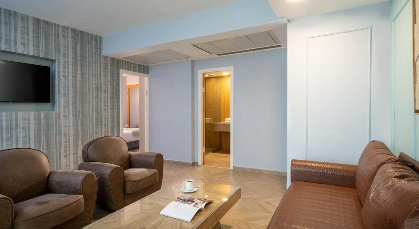 Image of Superior Junior Suite 4