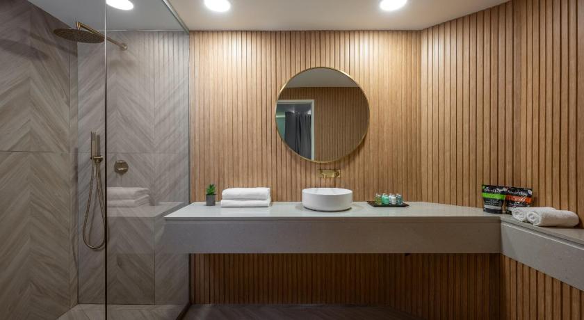 Image of Superior Junior Suite 5