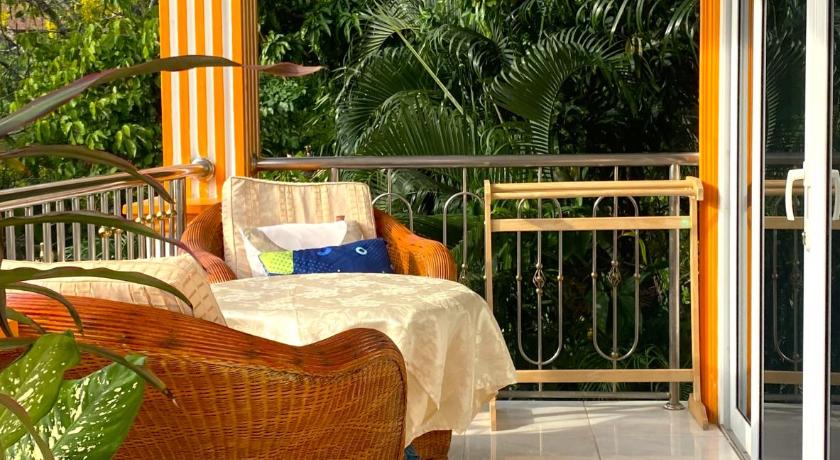 Image of Deluxe Suite with Sea View 1