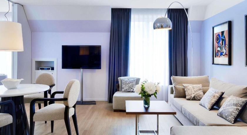 Image of Apartment with One King Bed 0