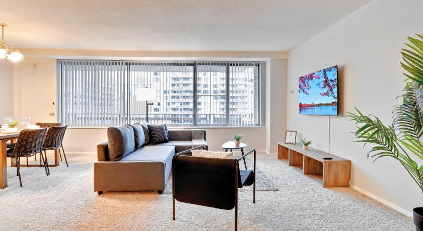 Arlington (VA) Prime Crystal City Stay Near Metro 4-Star Accommodation suite