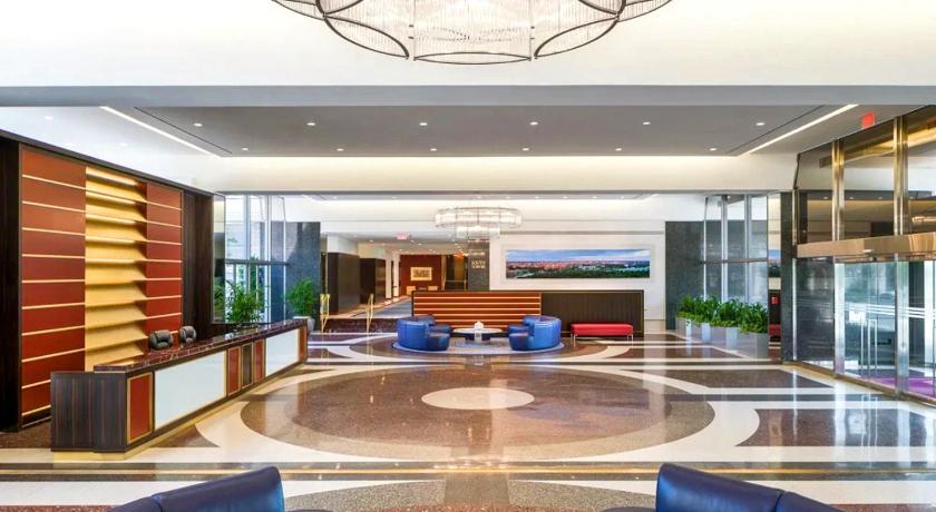 Arlington (VA) Prime Crystal City Stay Near Metro 4-Star Accommodation lobby