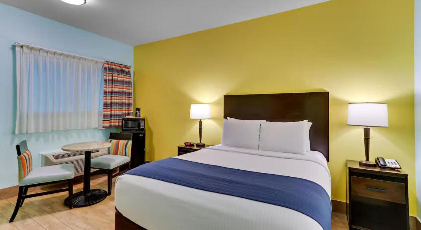 Image of Economy Queen Bed Non Smoking 0