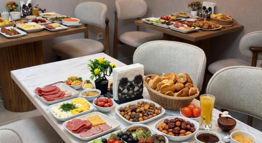 Solis Boutique Hotel - image 2