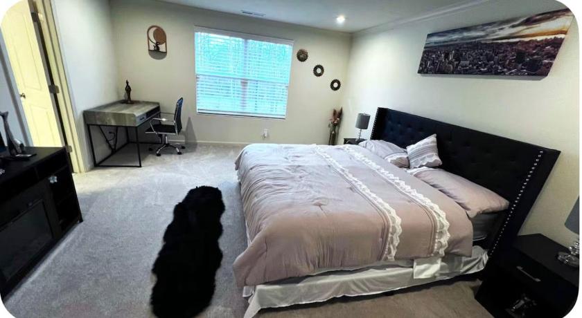 1Private Bedroom in House Plainfield Near Airport