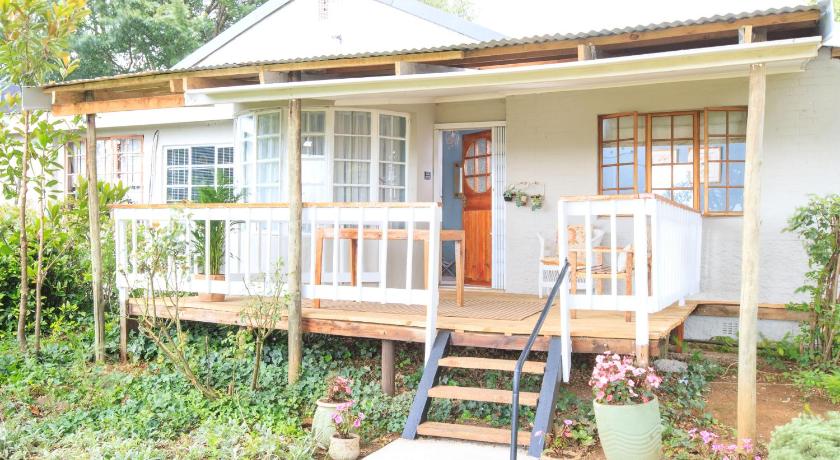 JoyWood Cottages
