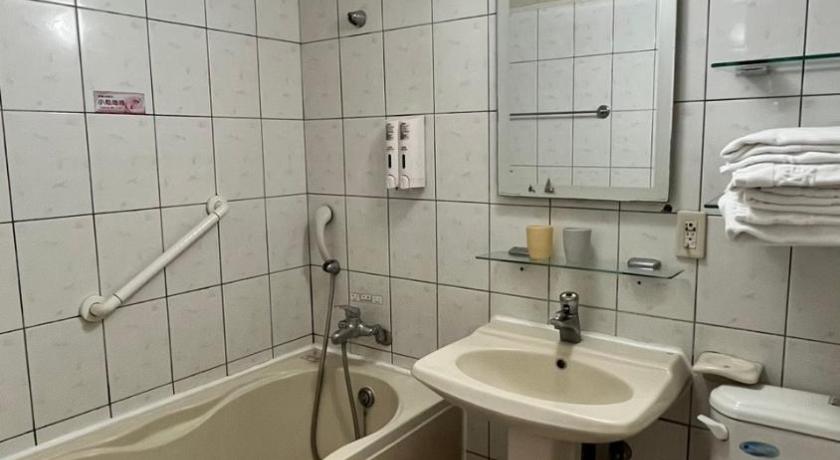 Sin Fu Business Hotel - image 18