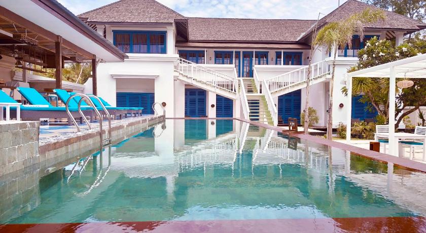 Image of Pool Deluxe Double Room 7