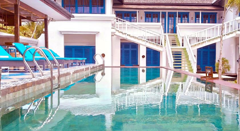 Image of Deluxe Double Room with Balcony and Sea View 3