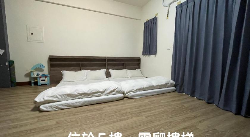 Image of Quadruple Room with Shower 1