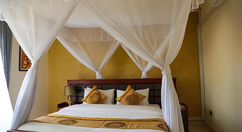 Nican Resort Hotel - image 12
