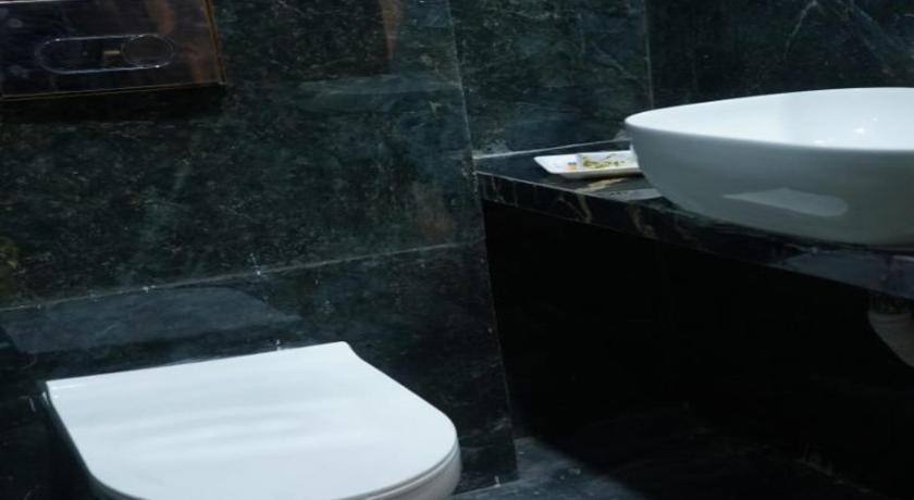 Royal Milestone Resort & Hotel - image 3