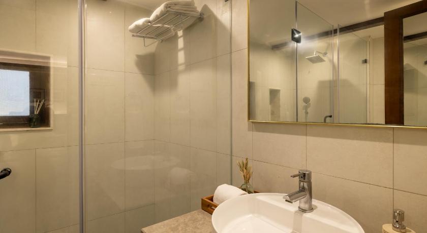 Image of Standard Double or Twin Room 2