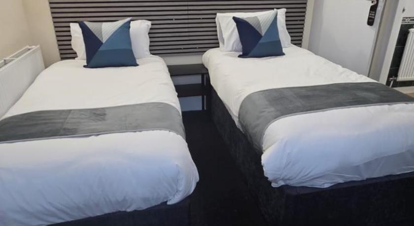 Image of Twin Room 3