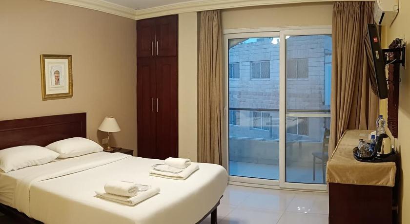 Image of Deluxe Balcony 5