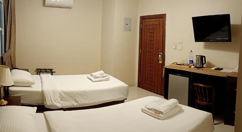 Image of Deluxe Twin 2