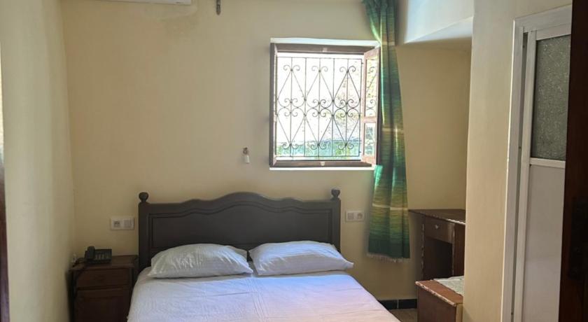 Image of Deluxe Double Room with Shower 2