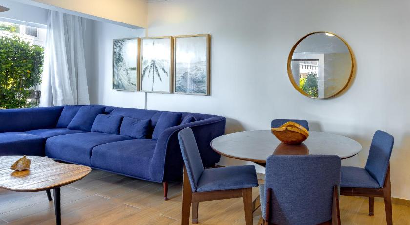 Oceanfront Kite Beach, 2BR, Patio, Pool, 30 steps to sand