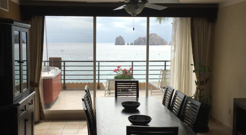 Image of Apartment with Sea View 9
