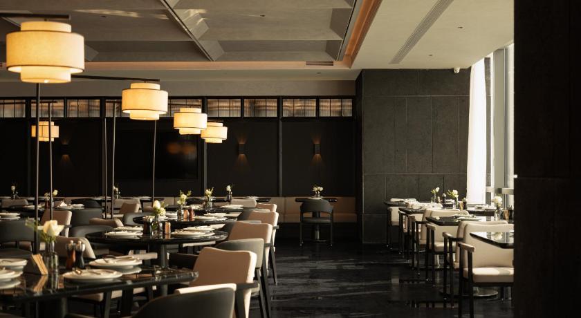Atour S Hotel Wuhan Jianghan Road Pedestrian Street High Rise River View - image 9