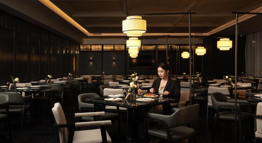 Atour S Hotel Wuhan Jianghan Road Pedestrian Street High Rise River View - image 11