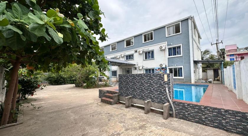 SS Grand Hotel with Swimming Pool - image 7