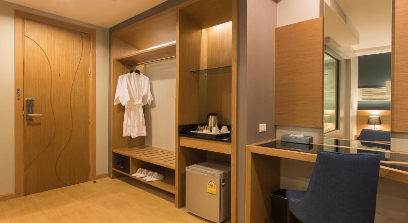 Image of Grand Deluxe King Room 2