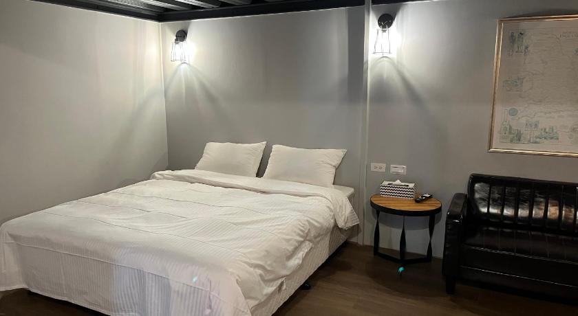 Image of Family Room with Bath 6