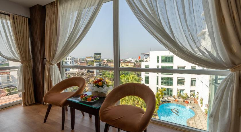 Image of Double Room with Pool View 4