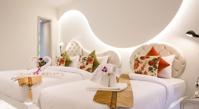 Image of Deluxe Triple Room 6